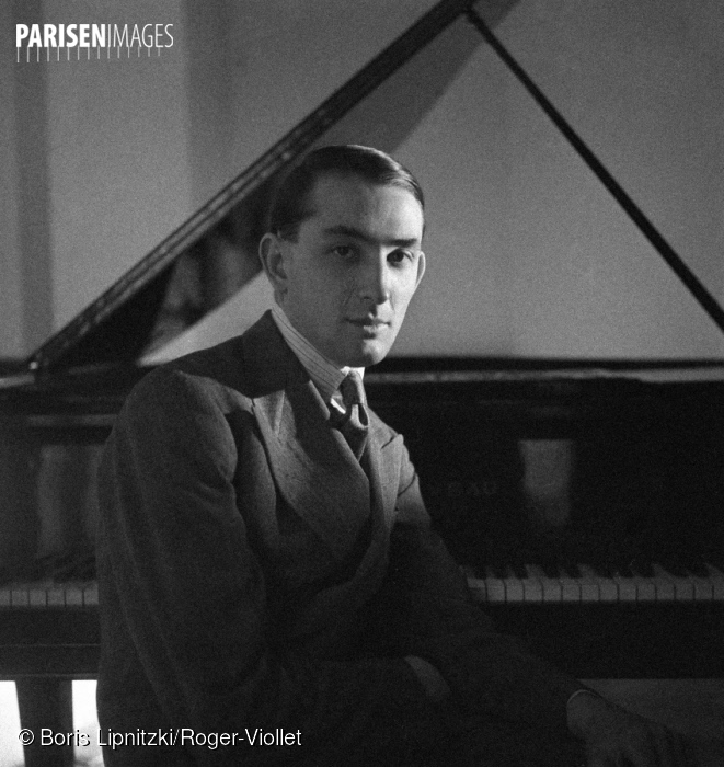 Nikita MAGALOFF, Paris, mai 1937, photo provenant du site ParisEnImages, cliquer pour voir l'original et sa référence