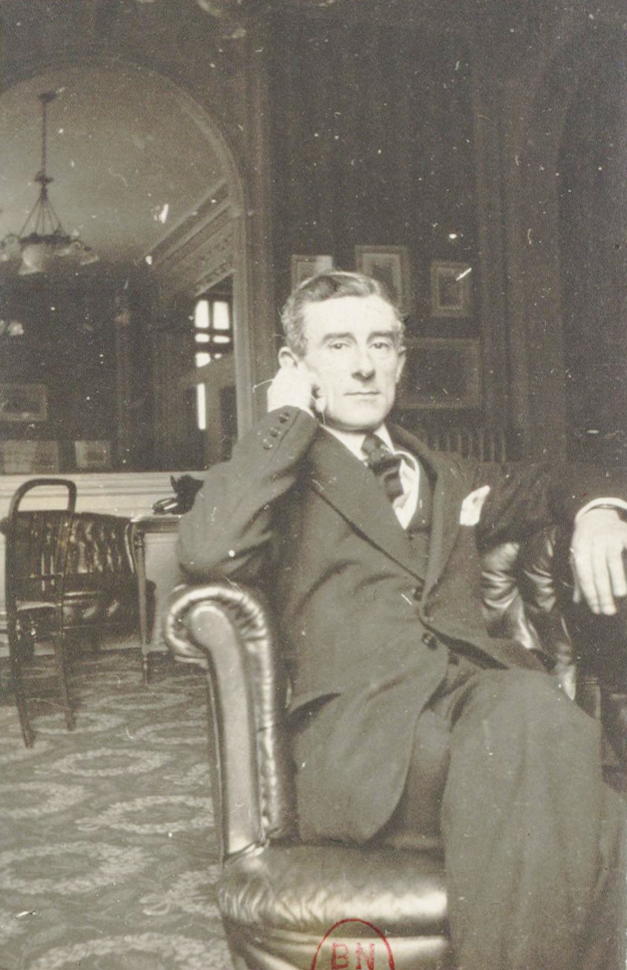 Maurice Ravel, date d'édition: 1928. Format: 1 photogr. pos. ; 6 x 4 cm. Notice de recueil: http://catalogue.bnf.fr/ark:/12148/cb386431110. Notice du catalogue: http://catalogue.bnf.fr/ark:/12148/cb396202954. Identifiant: ark:/12148/btv1b8423973j, https://gallica.bnf.fr/ark:/12148/btv1b8423973j.r=Maurice%20Ravel?rk=107296;4. Source: Bibliothèque nationale de France