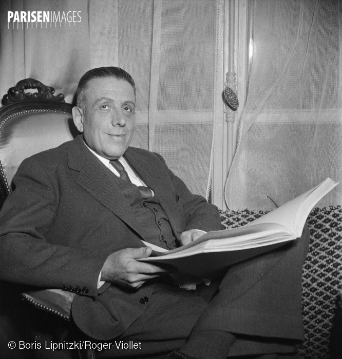 Francis Poulenc dans les années 1950, cliquer sur la photo pour voir l'original et ses références