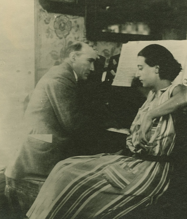 Youra GULLER avec André GIDE, 1926, Archives Pontigny Cerisy